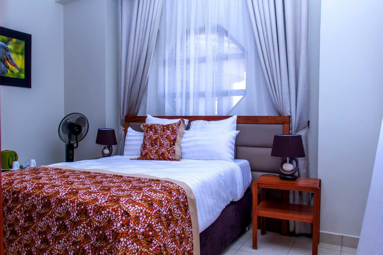 Akasu Bed And Breakfast Kampala Esterno foto
