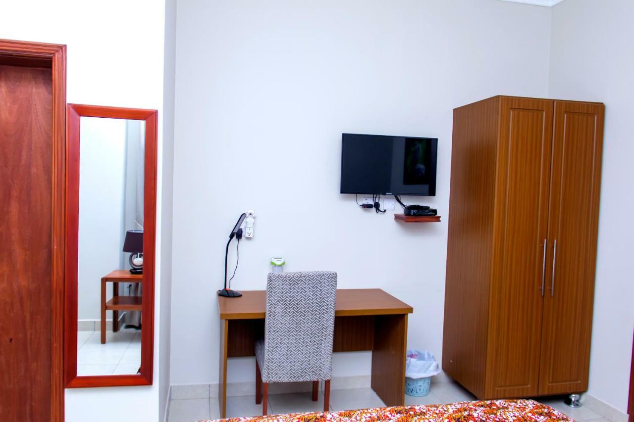 Akasu Bed And Breakfast Kampala Esterno foto
