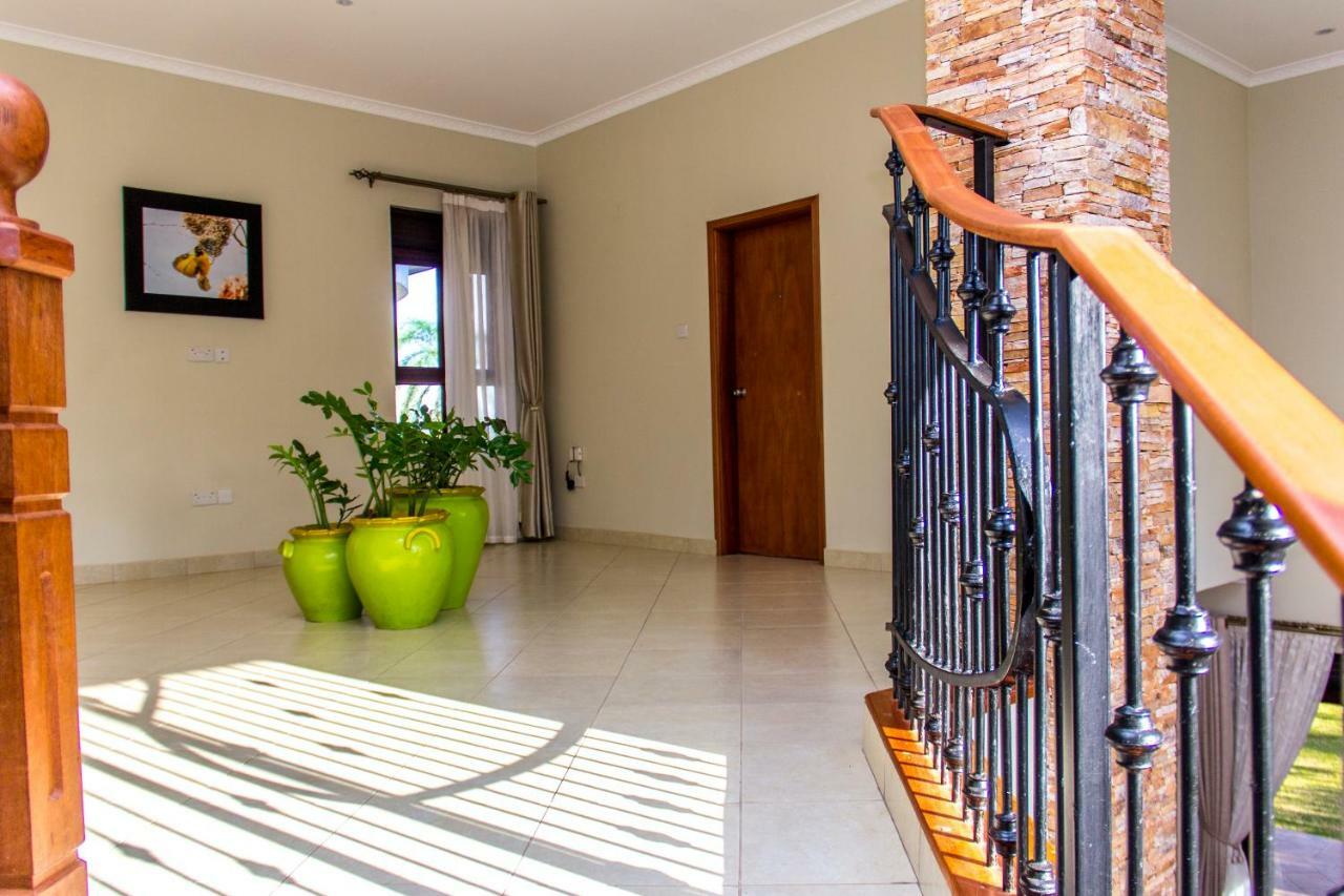 Akasu Bed And Breakfast Kampala Esterno foto