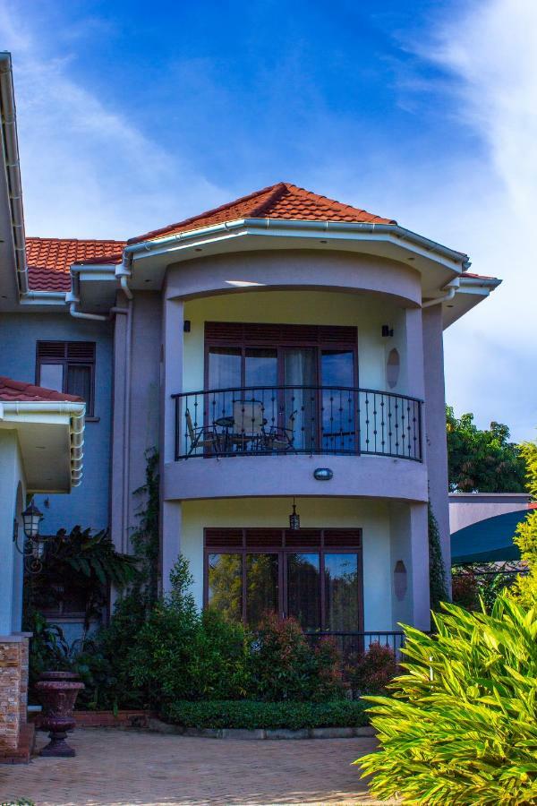 Akasu Bed And Breakfast Kampala Esterno foto
