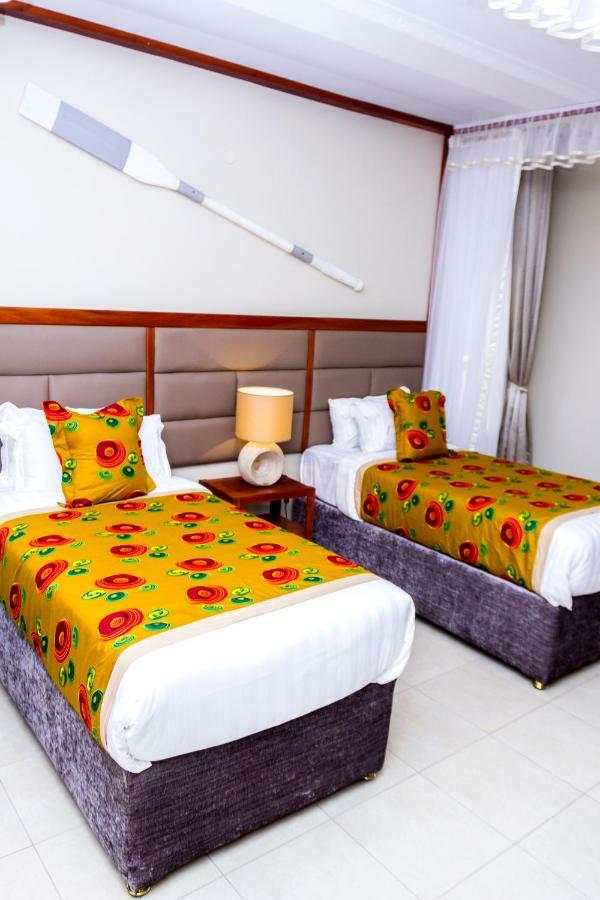 Akasu Bed And Breakfast Kampala Esterno foto