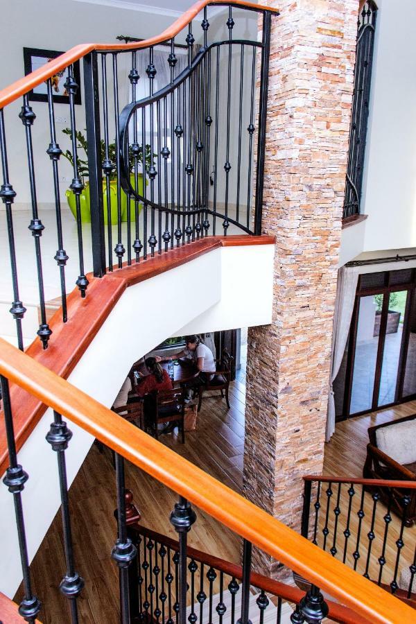 Akasu Bed And Breakfast Kampala Esterno foto